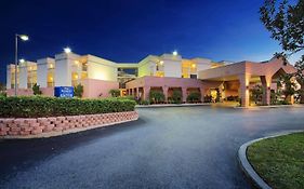 Baymont Inn And Suites Tampa Near Busch Gardens Usf
